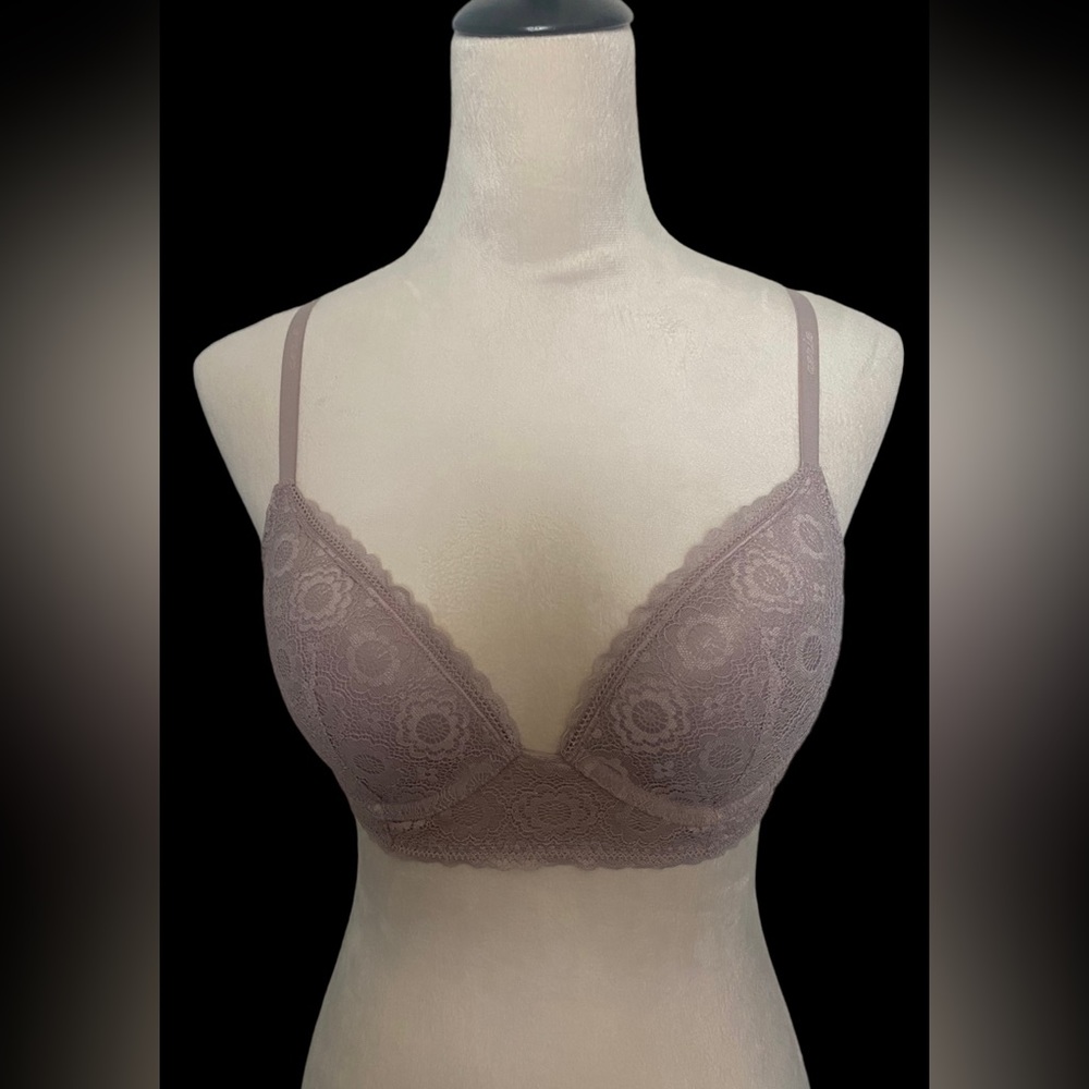 Woman’s Aerie (convertible back) bra. Size 34C. Nudish/purple. GREAT CONDITION!